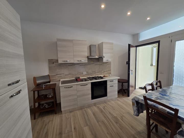 Spacious Apartment Near The Sea In Follonica - Follonica
