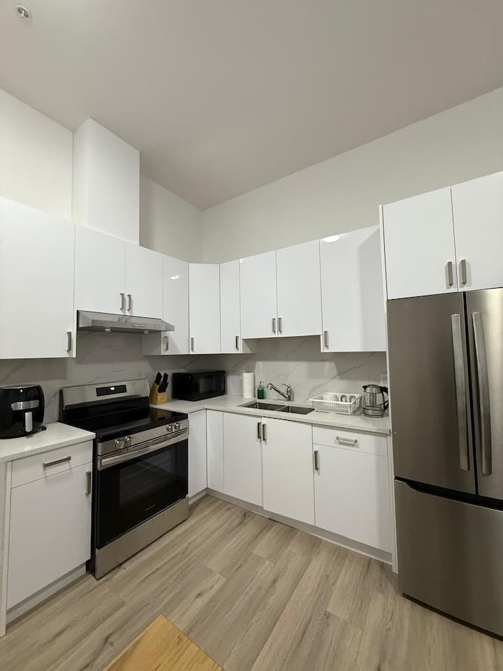 Modern Guest Suite - Abbotsford
