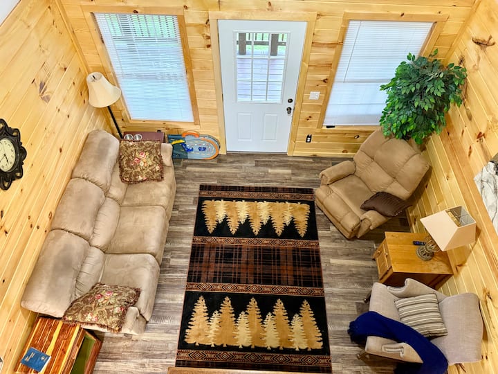 Lofted Dream Cabin - Fish Pond - Kentucky