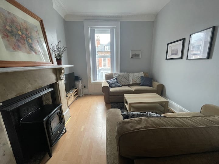 Spacious 2 Bed Flat In City Centre - Belfast