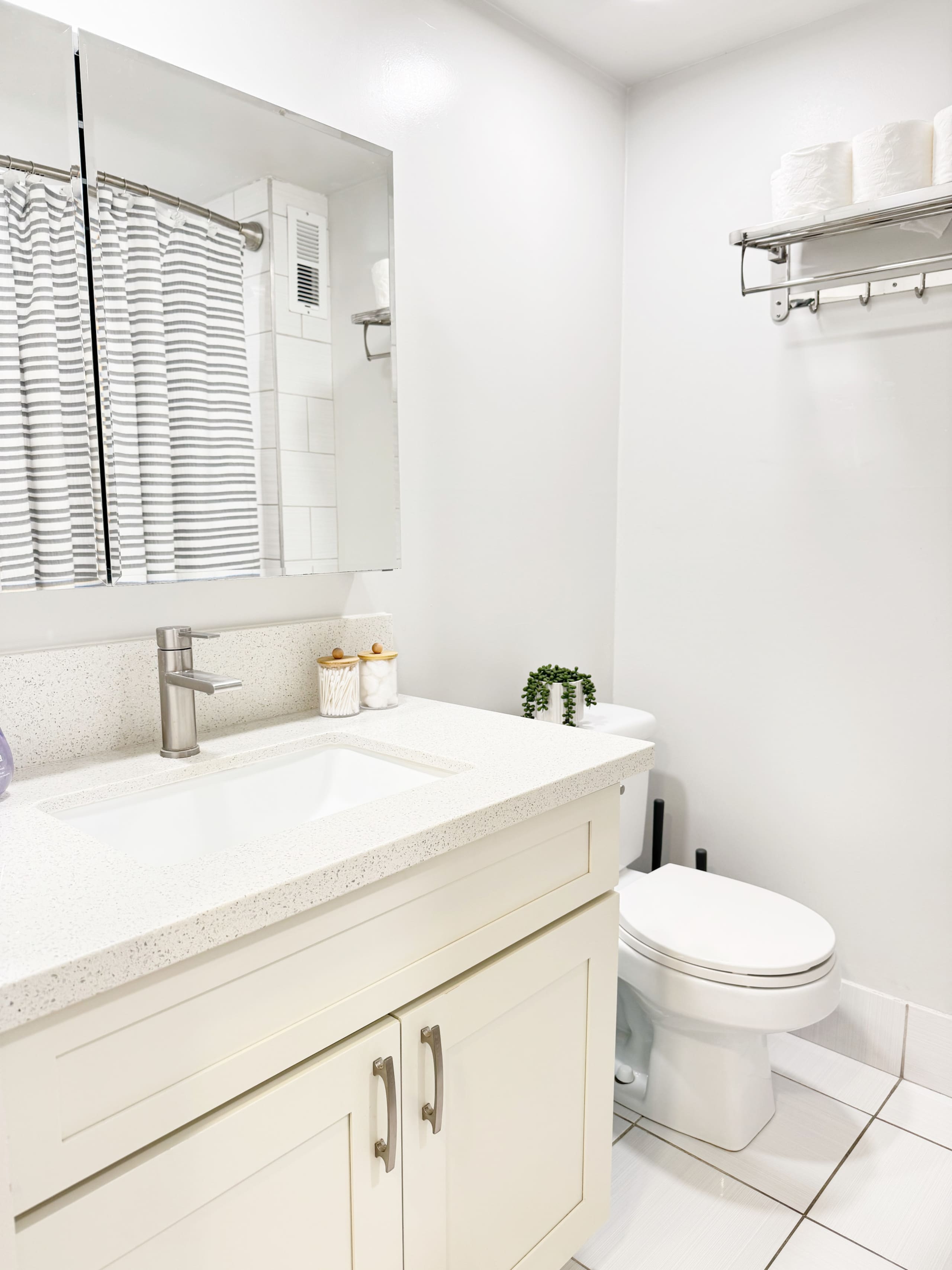 Condo in Honolulu · ★4.9 · Studio · 2 beds · 1 private bath - Image 6