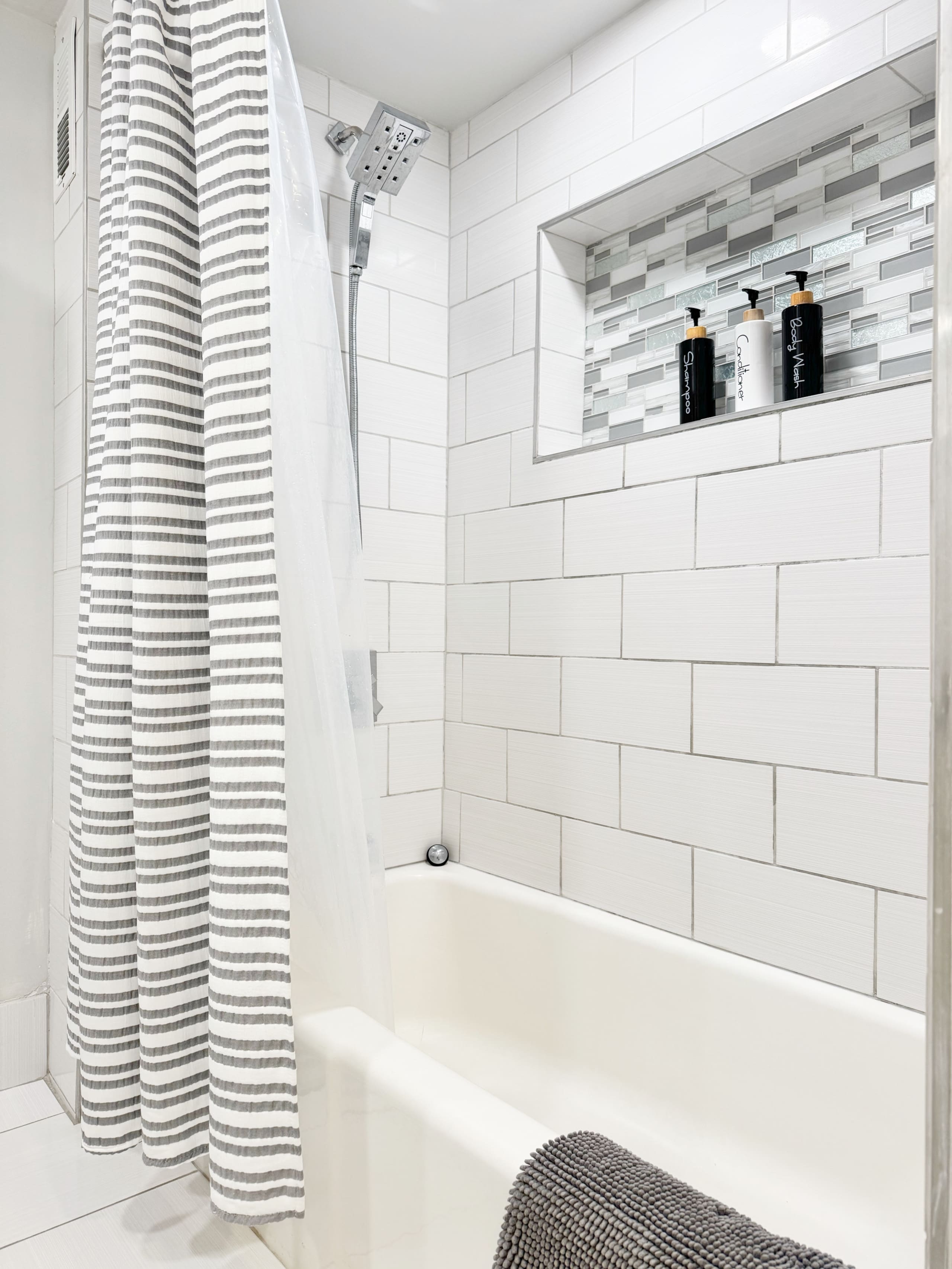 Condo in Honolulu · ★4.9 · Studio · 2 beds · 1 private bath - Image 7