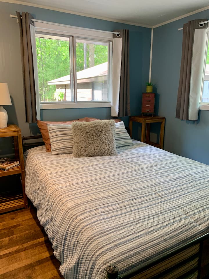 New mattress & mattress topper with excellent support, Company Store percale sheets. Extra linens in the closet.
