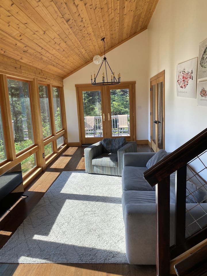 Rustic Luxury Cabin With Breathtaking Views - Haines, AK