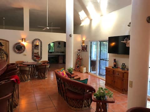 Top performing Airbnb: Escape to Rancho Los Ciruelos! in Barra De Navidad
