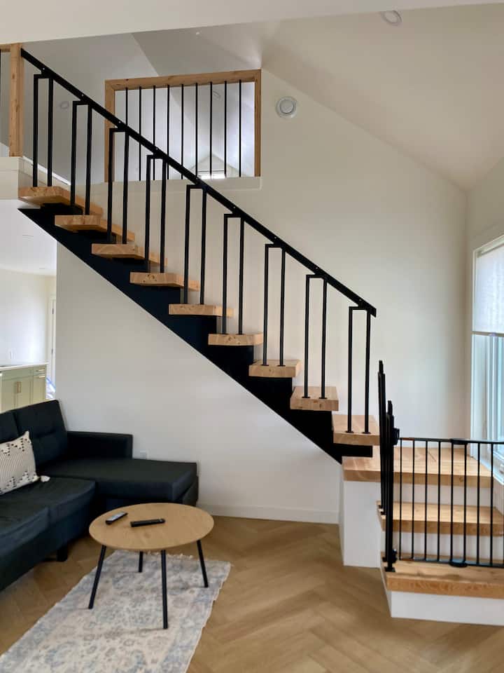 Modern Home In Historical Fort Macleod - Fort Macleod
