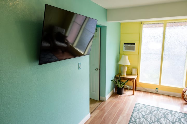 Walk To Hilo Bay~private Suite + Fast Wifi - Hilo, HI