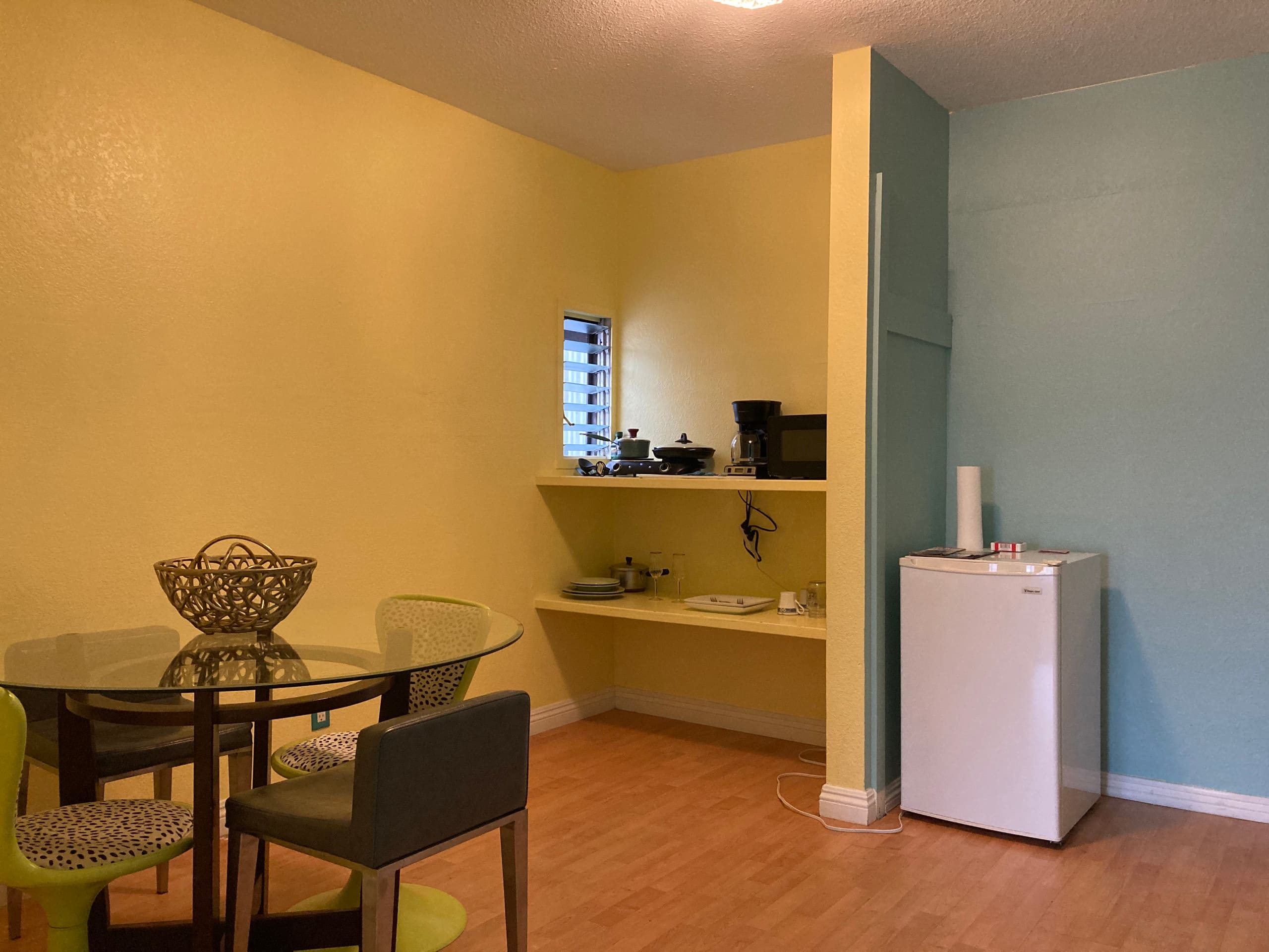 Walk to Hilo Bay~Private Suite + Fast WiFi - Photo 9