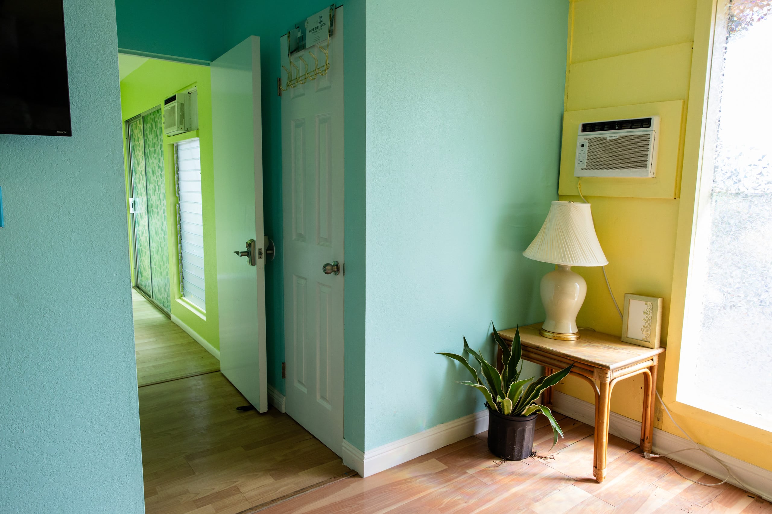Walk to Hilo Bay~Private Suite + Fast WiFi - Photo 24