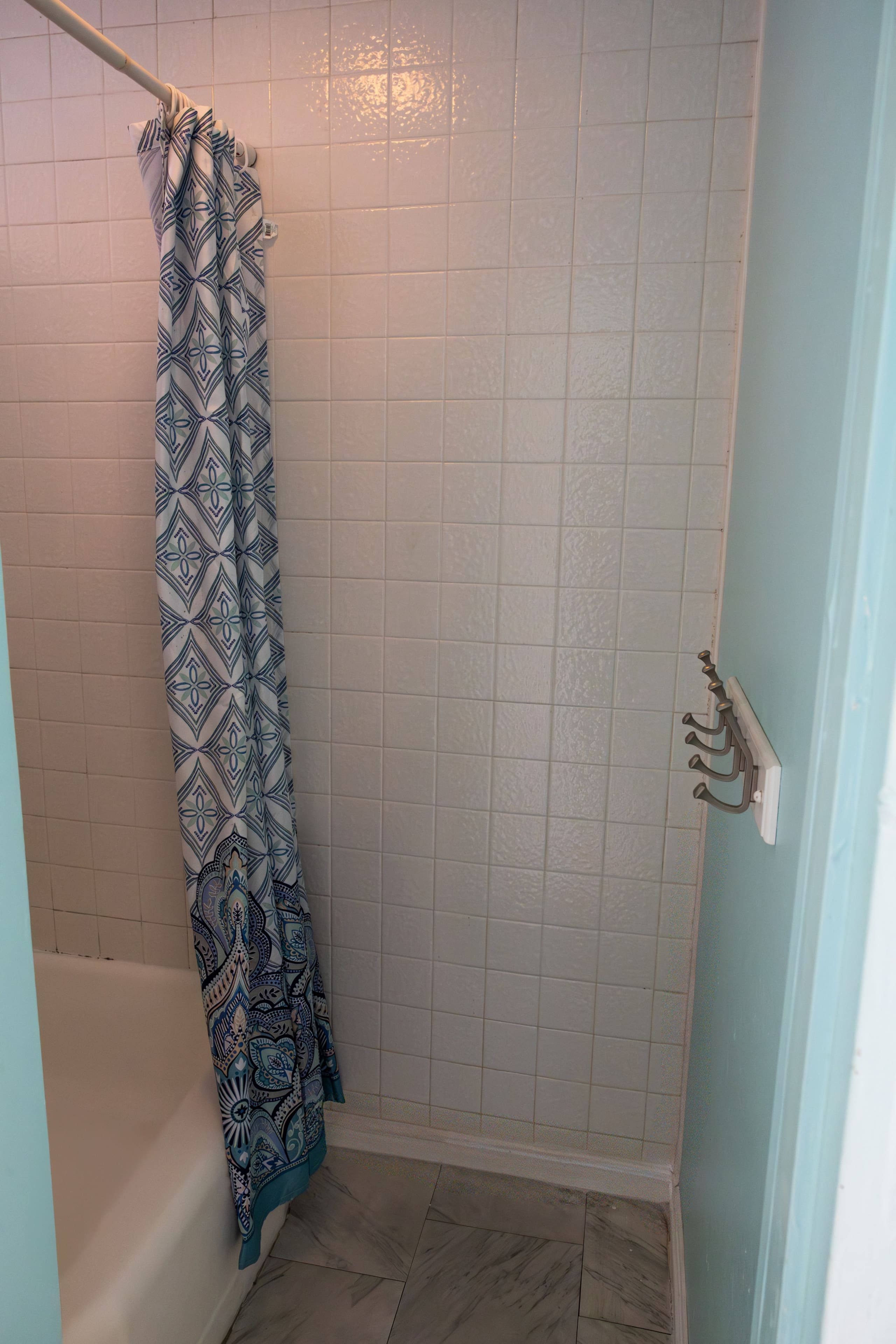 Walk to Hilo Bay~Private Suite + Fast WiFi - Photo 16
