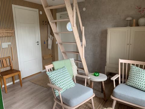 Popular Airbnb listing: Newly-built cabin by the lake in Söderköping
