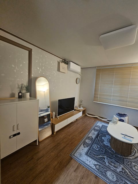 Sin Gu Room
Sinsa-dong/Apgujeong-dong