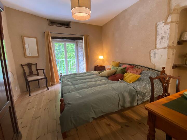 საძინებელი 1