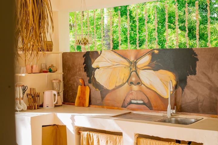 Artsy Oasis In Villa W/kitchen - 1 Min To Beach - Tanzania