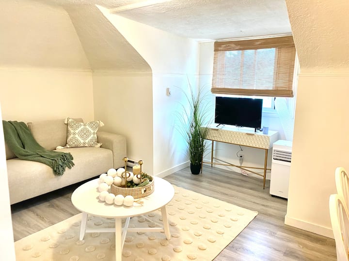 Quaint 1 Bedroom Retreat - Grimsby