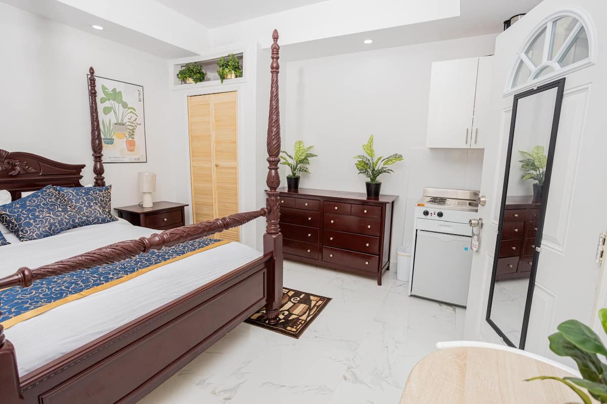 Double Room 06