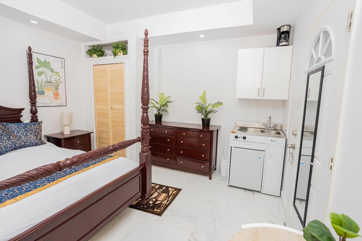 Double Room 06