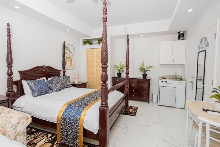 Double Room 06