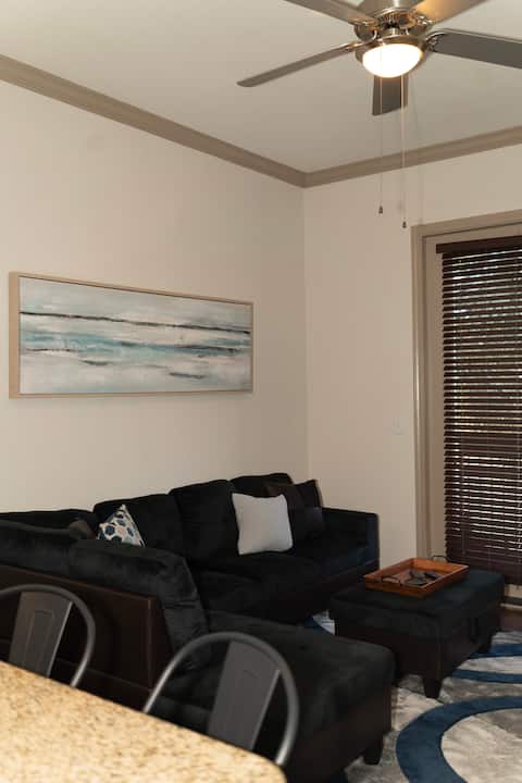 Popular Airbnb listing: Houston Serenity w/ Pool View in Midtown