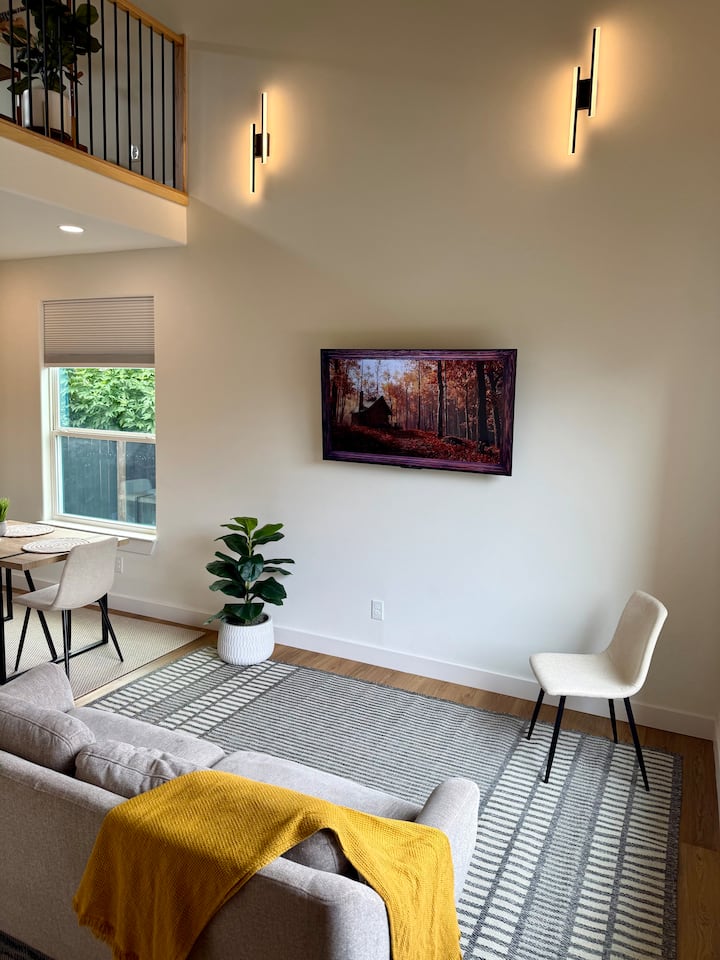 Knox Cabin Cozy Modern Hideway - Houston, TX