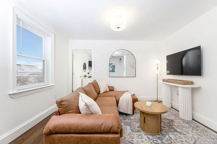 Bayonne 2br: 15 Min To Nyc & Ewr, Pets Ok, Parking - Bayonne, NJ