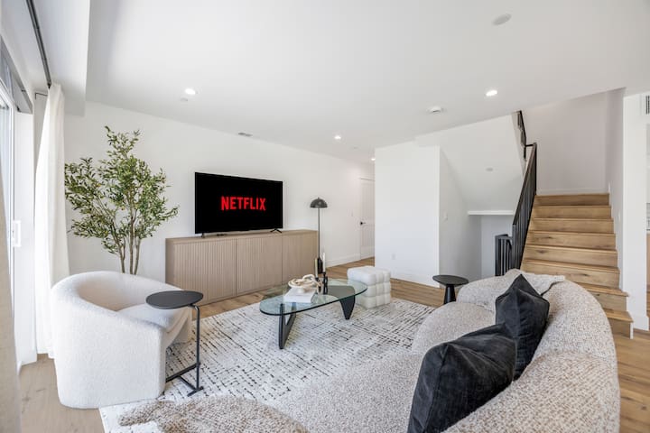 Hollywood Modern Getaway #2 gallery image 4