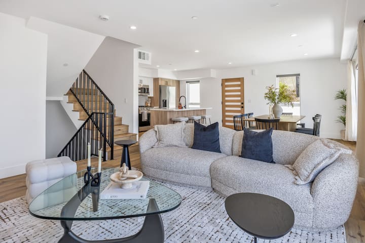 Hollywood Modern Getaway #2