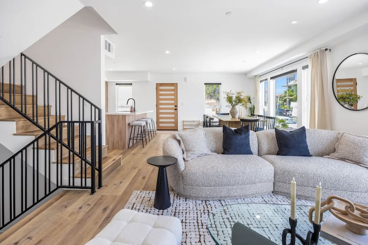 Hollywood Modern Getaway #2 gallery image 2