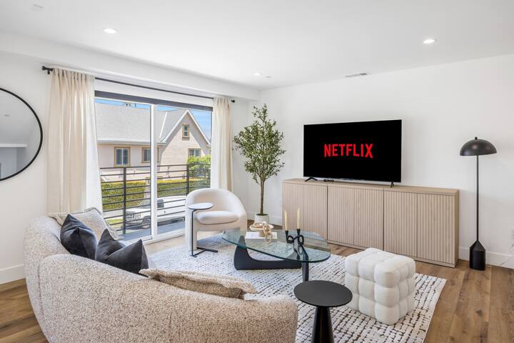 Hollywood Modern Getaway #2 gallery image 3