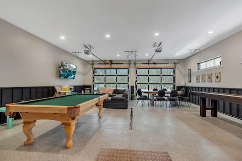 Modern lake home with game room