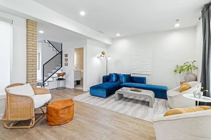 Hottub-firepit-king Bed-walkable-coffee Bar - Louisville, KY