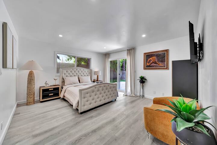 Bright 5BR Home w/ TVs in Every Room + Backyard gallery image 3