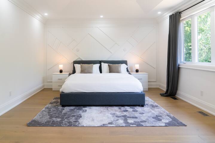 Cozy Modern Family Home • 5BR gallery image 4