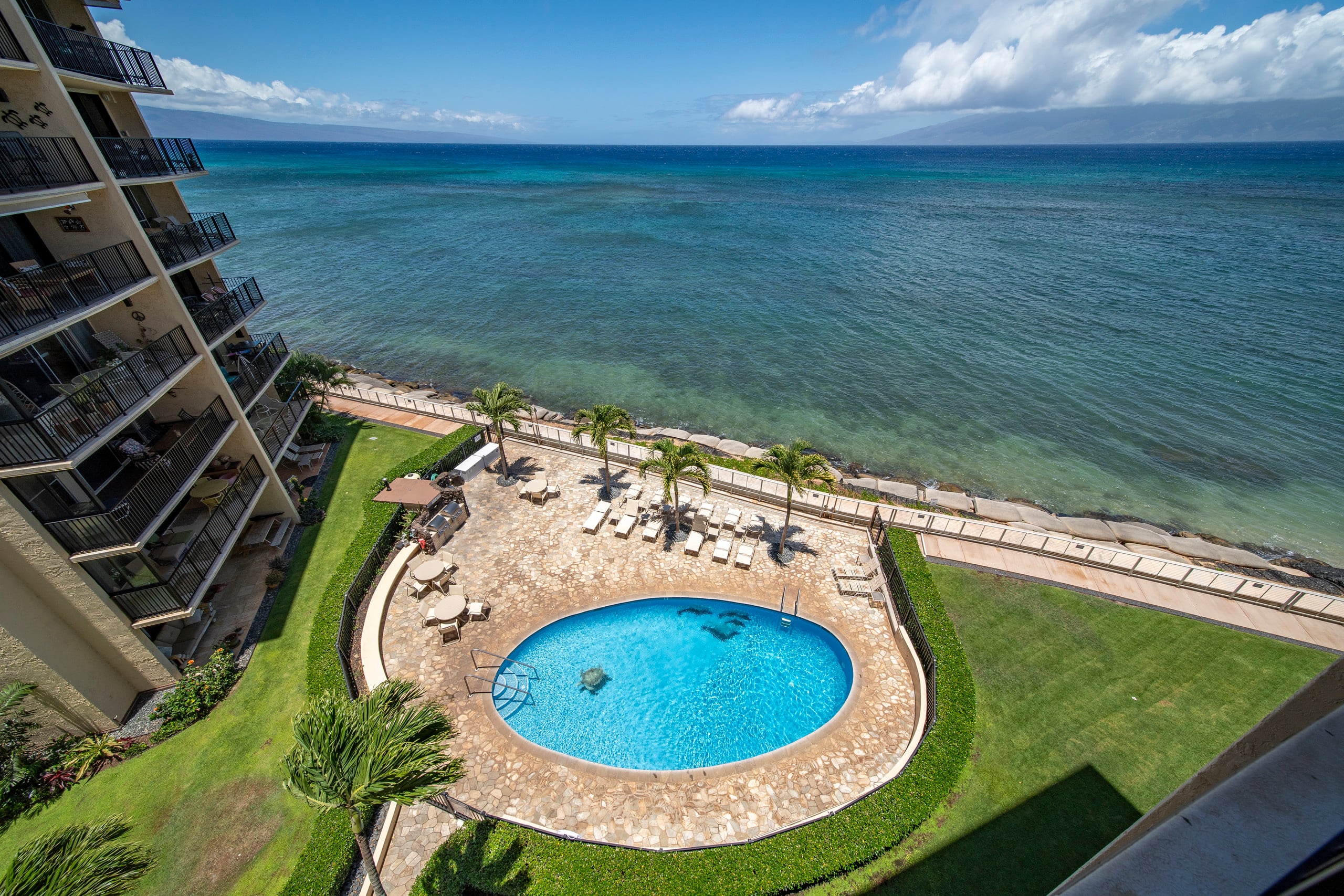 Condo in Lahaina · ★5.0 · 2 bedrooms · 3 beds · 2 private baths - Image 36
