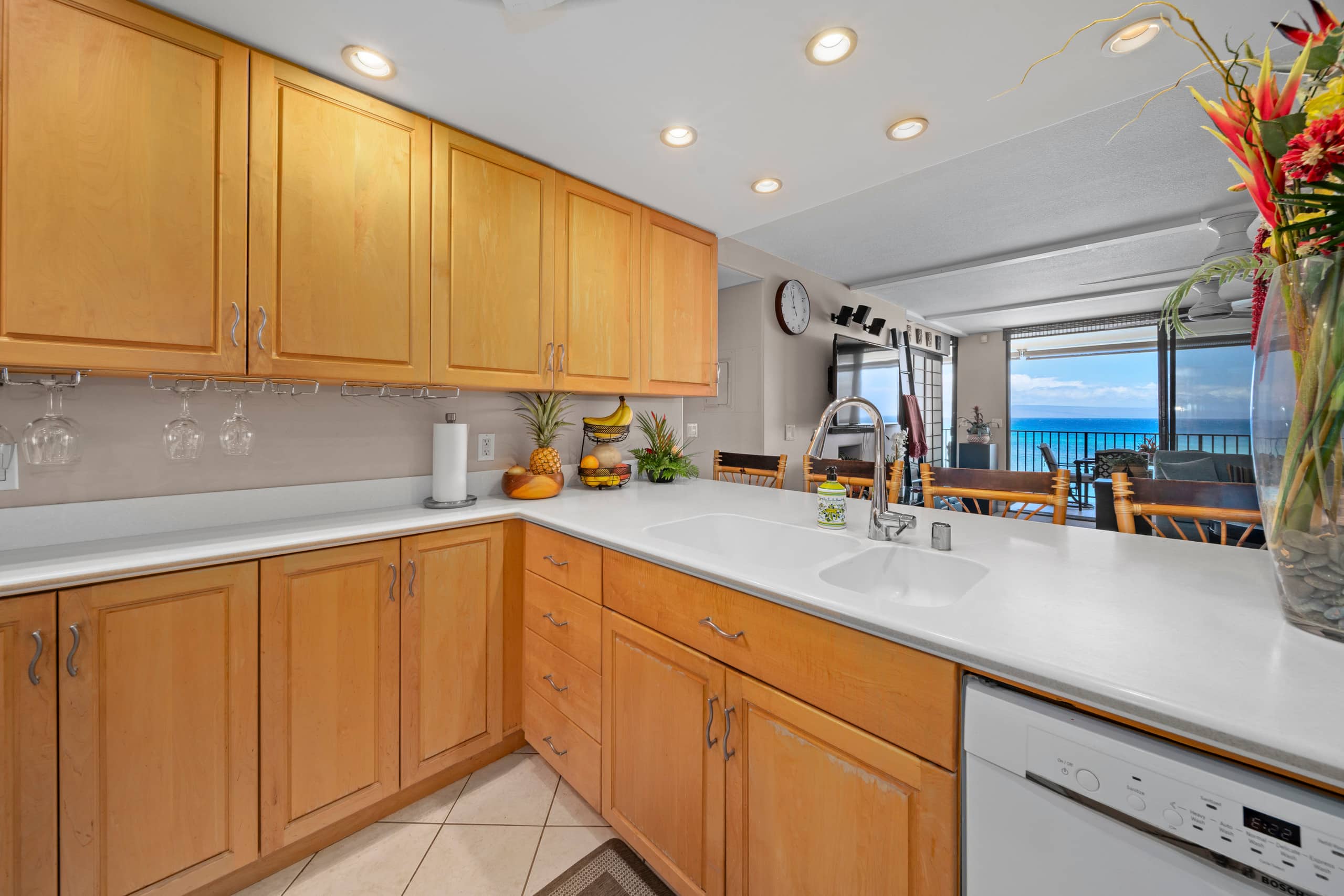 Condo in Lahaina · ★5.0 · 2 bedrooms · 3 beds · 2 private baths - Image 13