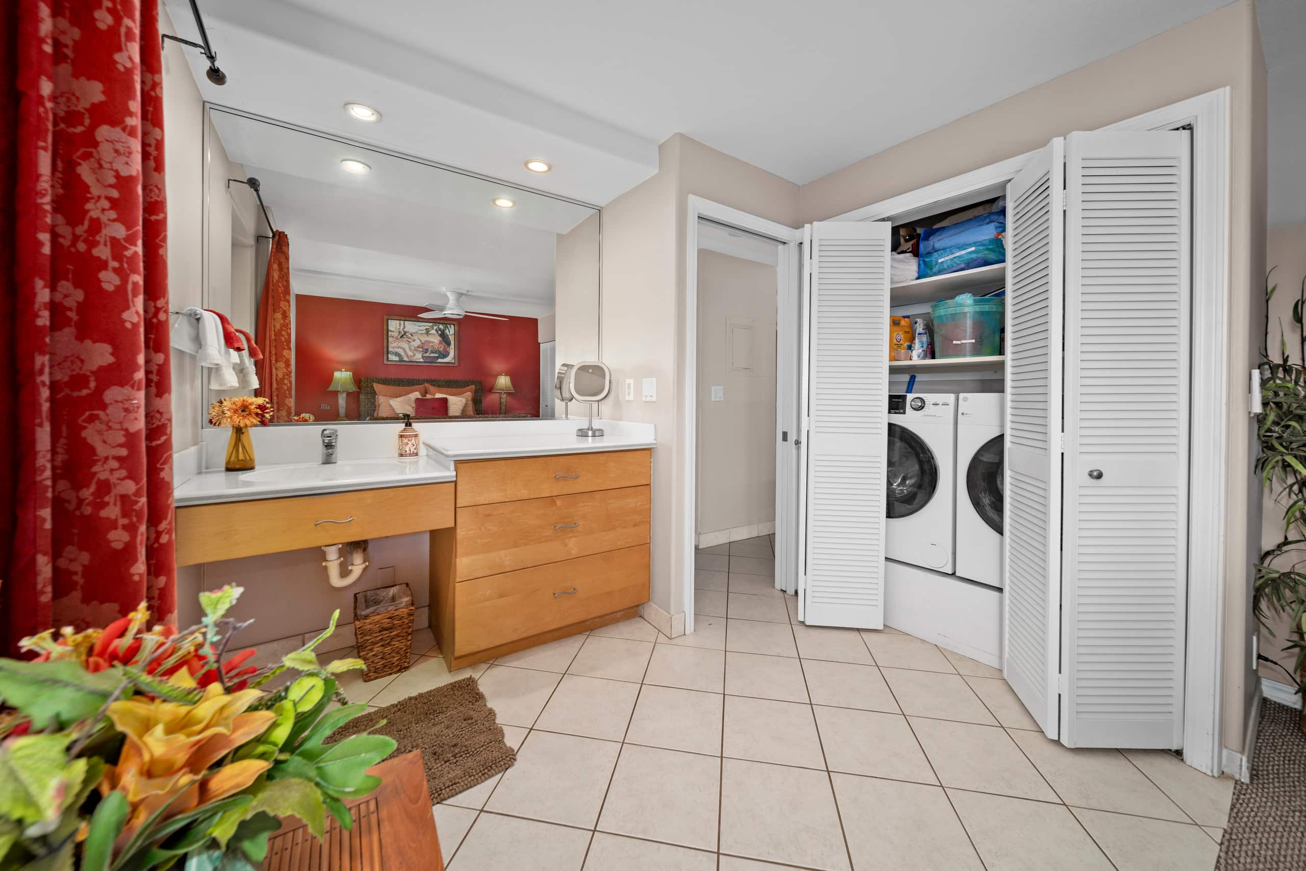 Condo in Lahaina · ★5.0 · 2 bedrooms · 3 beds · 2 private baths - Image 43