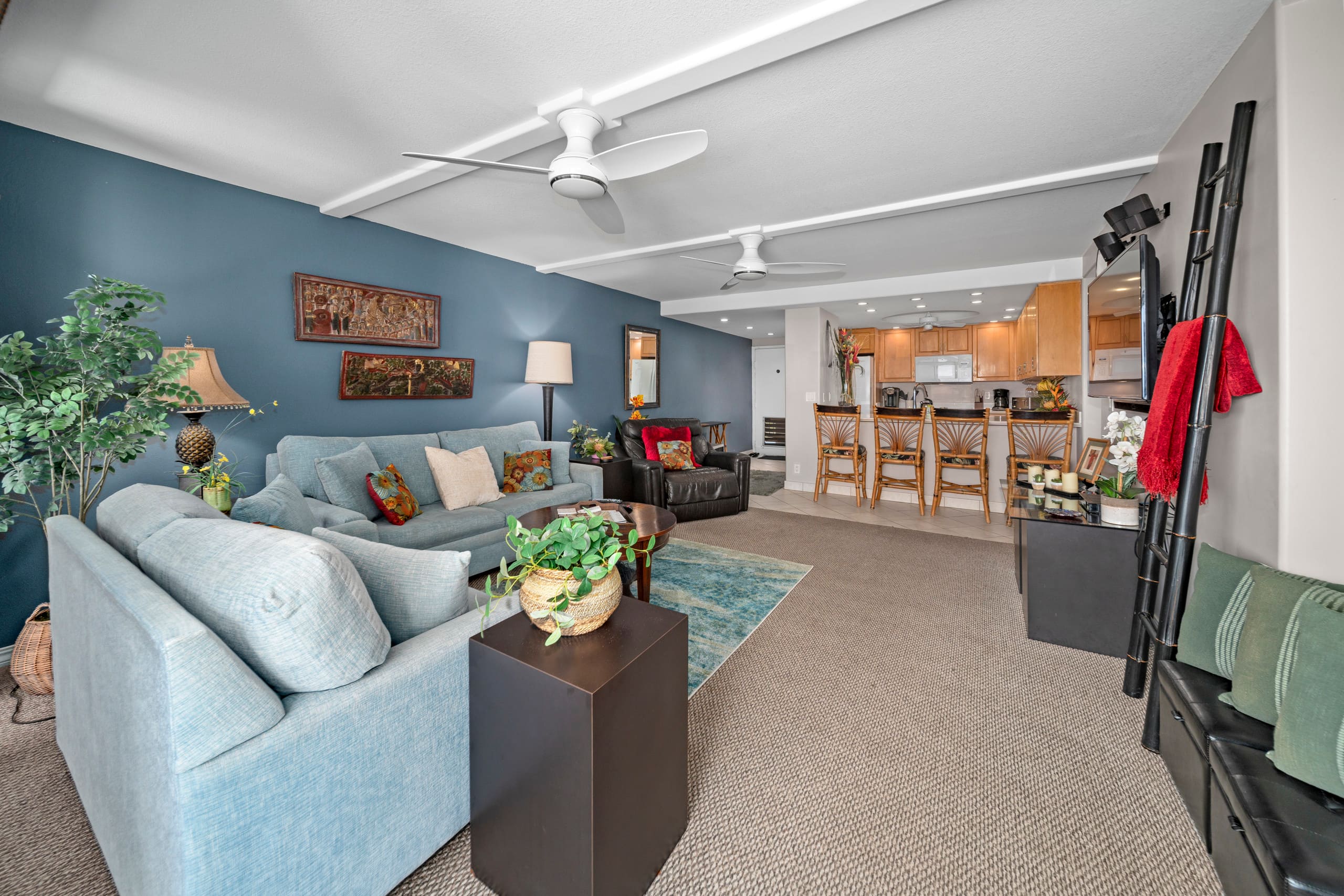 Condo in Lahaina · ★5.0 · 2 bedrooms · 3 beds · 2 private baths - Image 6