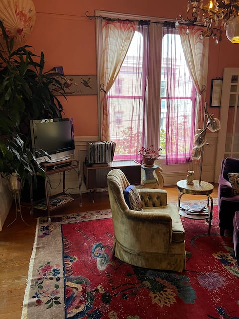 Top Airbnb: Victorian in the Lower Haight in Hayes Valley