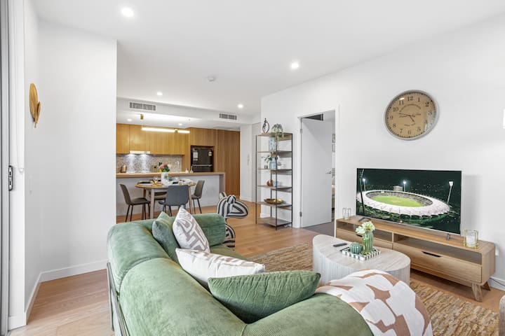 Stylish 2BR by The Gabba | Sleeps 6 + BBQ