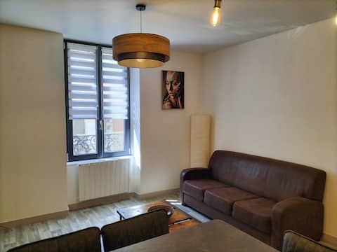 Successful Airbnb property: Cozy, fully equipped 1-bedroom apartment, ideal for remote work and long stays in Saint Claude