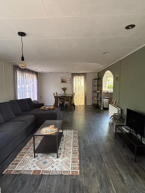 Top Airbnb: Beautiful spacious chalet on the Veluwe! in Lunteren