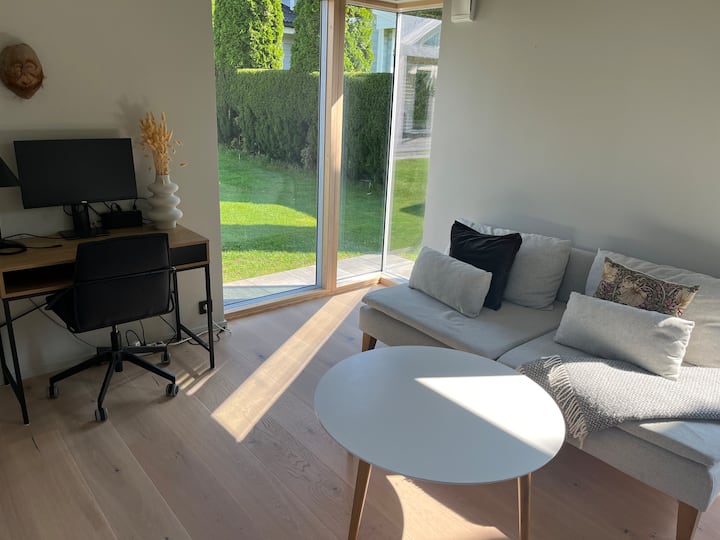 Litet Hus I Lugnt Läge - Landvetter