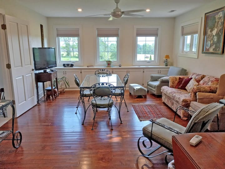 Stobbs Cottage - Granville, OH
