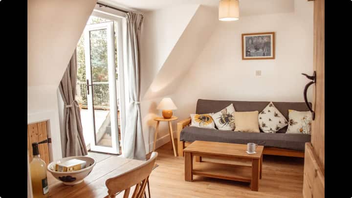 Little Owl Lodge - Norwich Airport (NWI)