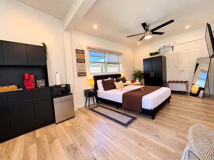 Private Room Near Fll, Cruises, Beach & Las Olas - Fort Lauderdale, FL