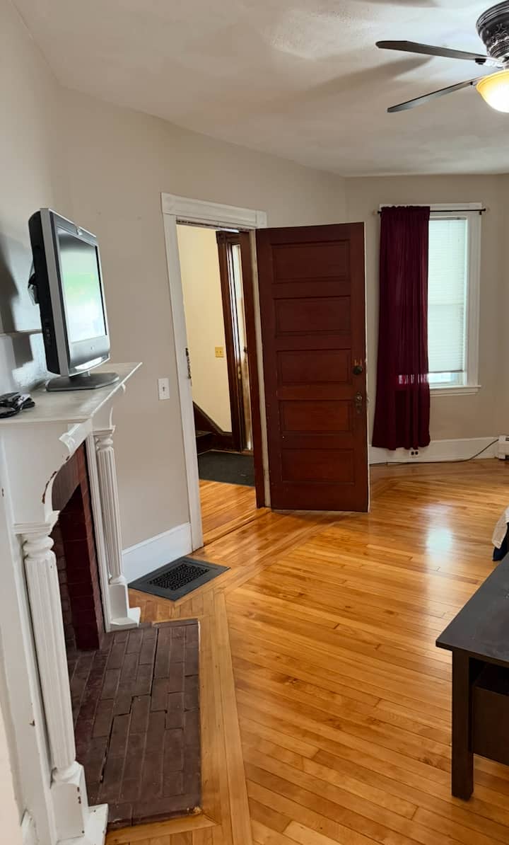 Private Apartment Near Salem! - Hamilton, MA