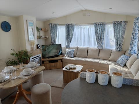 Successful Airbnb property: The Longhorn - Golden Palm Resort in Chapel St. Leonards