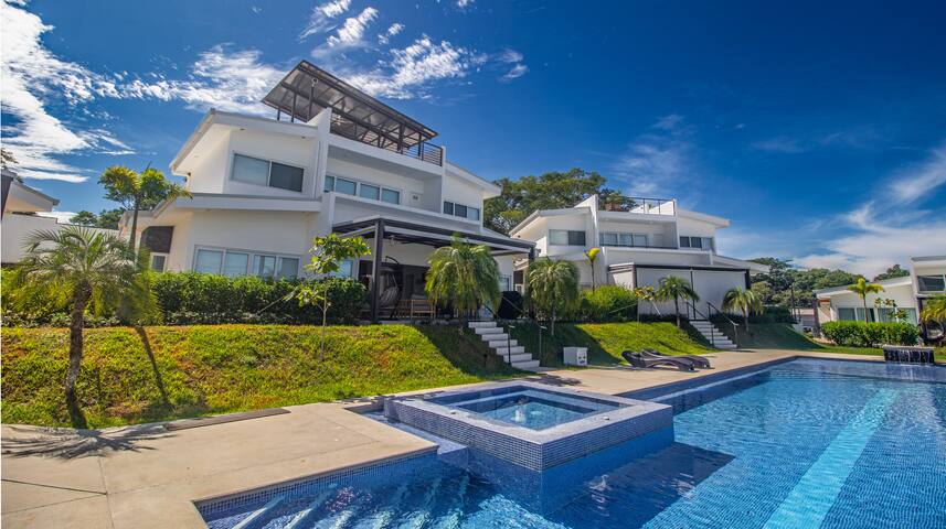 Villa Blue Wave • Steps to Surf • Family Luxury
