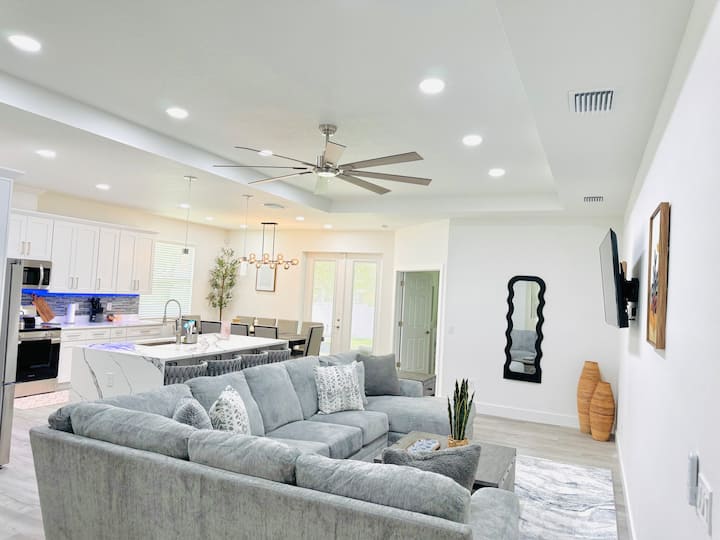 Tampa New Modern 4br House Busch Gardens & Usf - Tampa, FL