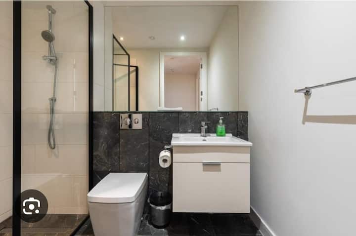 1 Bed Apartment In Dundrum. - 던리어리